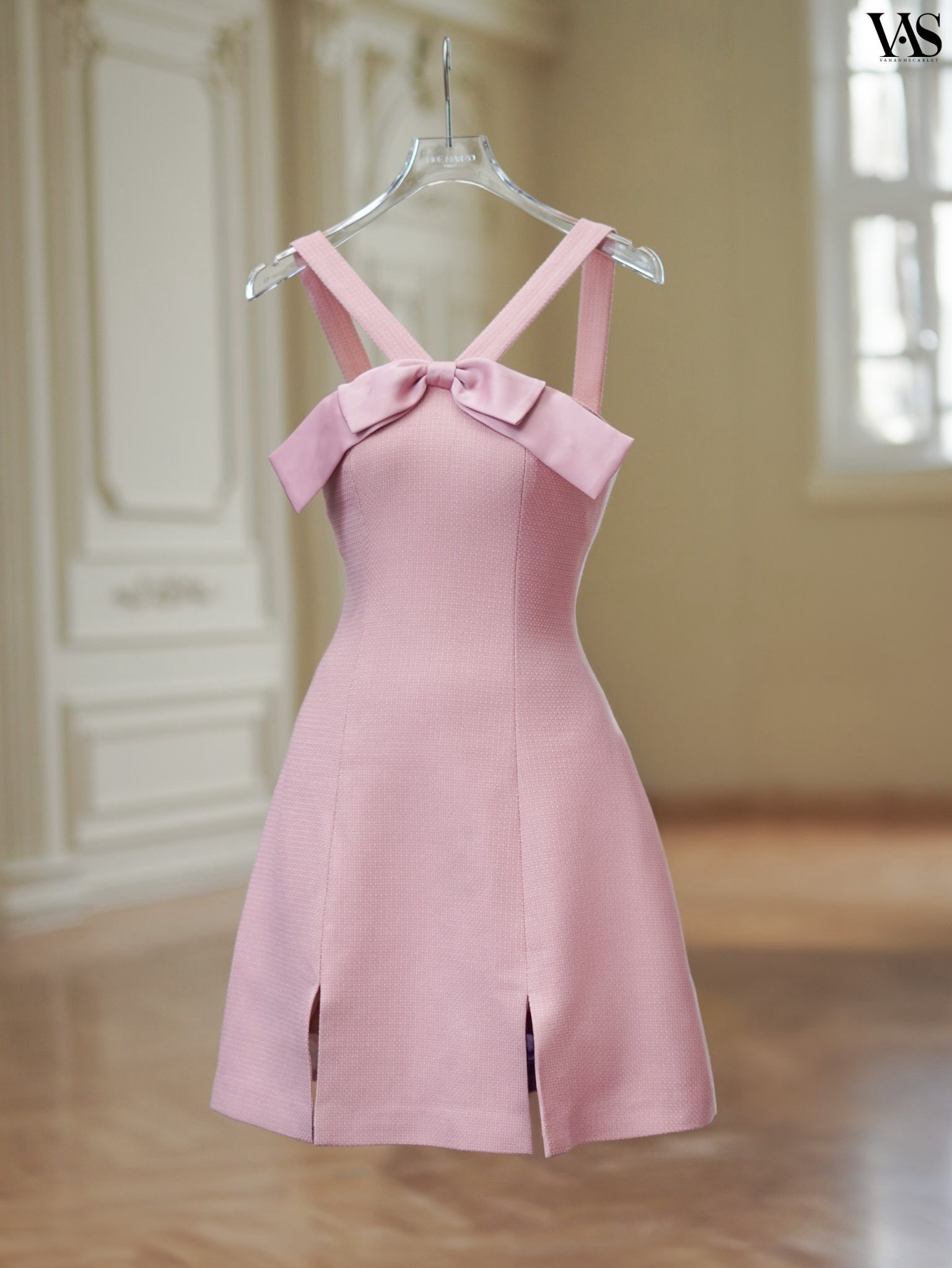 Váy 2 dây đính nơ ngực 2 Váy 2 dây đính nơ ngực - Ảnh 2