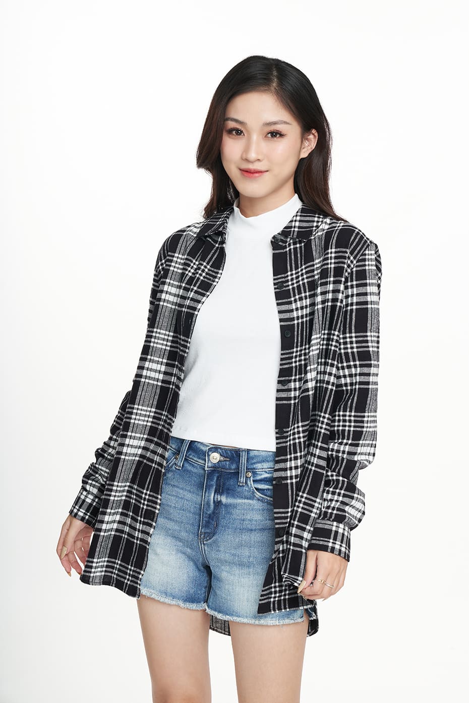 15+ Style Áo Sơ Mi Khoác Ngoài Nữ Cực Chất Cho Nàng 3 Áo sơ mi kẻ caro khoác ngoài