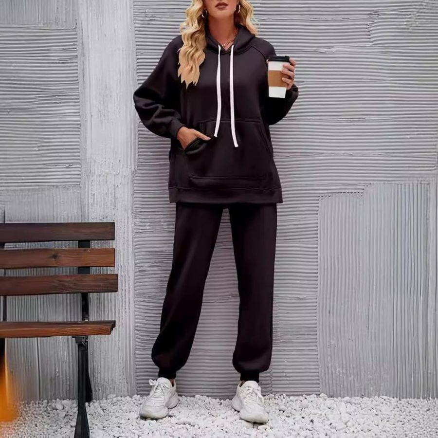 20+ Cách Phối Đồ Với Áo Hoodie Nữ Sành Điệu Chuẩn Fashionista 4 Mix đồ với hoodie và quần short