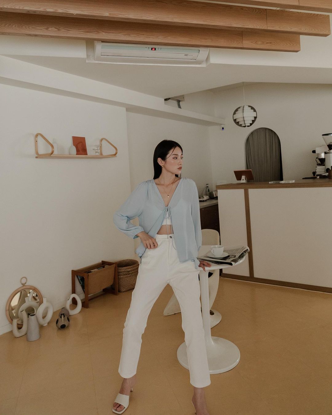 Quần trắng mặc với áo gì đẹp