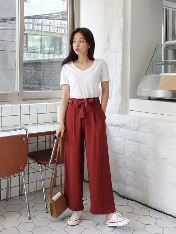 Quần đũi ống rộng mặc với áo gì vào mùa thu