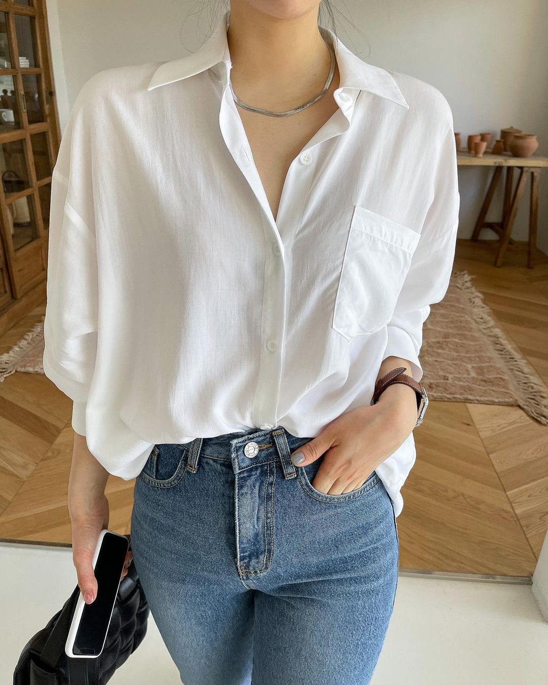 15+ Cách Phối Đồ Với Áo Sơ Mi Trắng Nữ Sành Điệu 1 Phối đồ với áo sơ mi trắng nữ