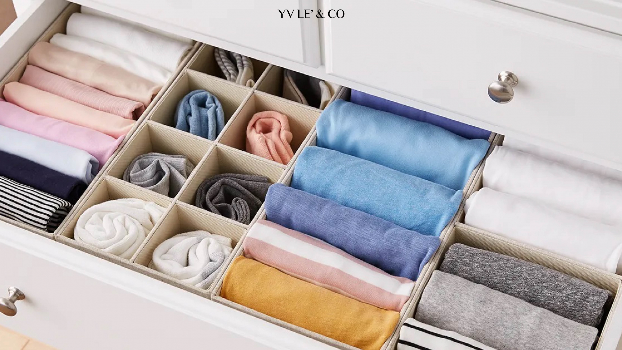 Cách gấp quần áo gọn gàng