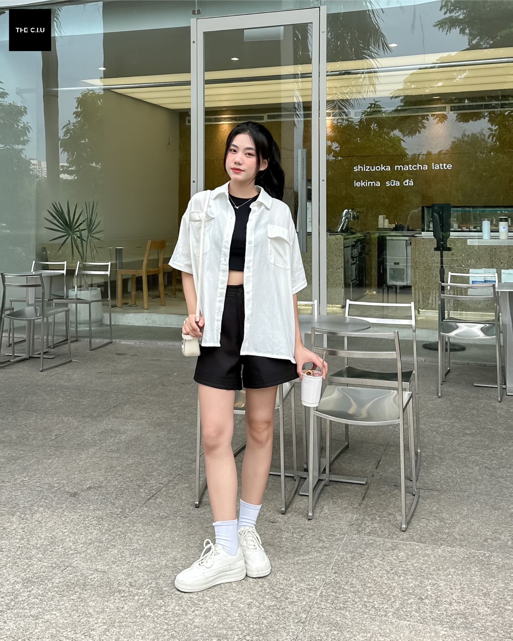 10+ Cách Phối Áo Sơ Mi Với Quần Short Nữ Cực Chất 2024 3 Cách phối áo sơ mi với quần short nữ