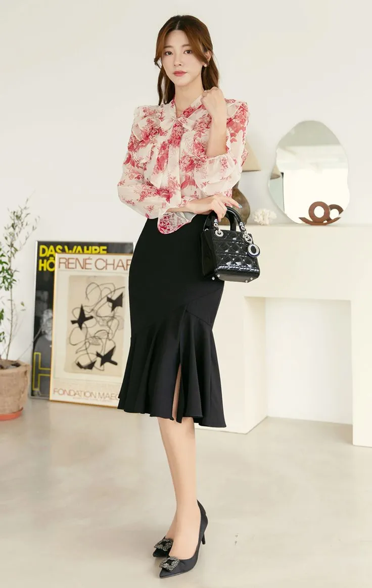 chân váy đuôi cá dài mặc với áo gì