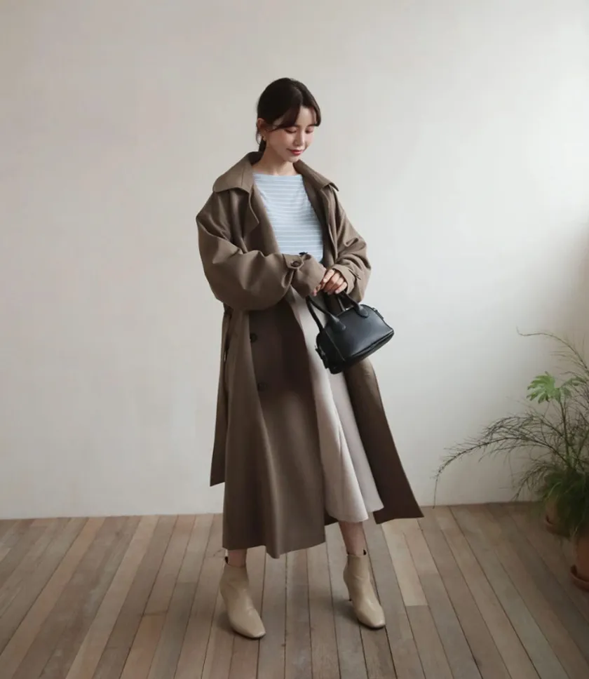 cách phối đồ với áo măng tô kaki nữ