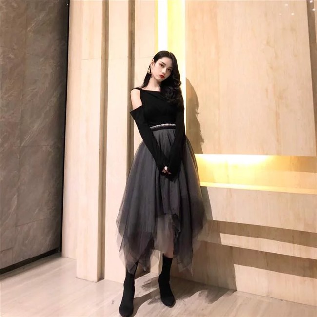 Bí quyết phối đồ đen sang trọng, cuốn hút từ chuyên gia 7 Phối đồ với chân váy dài đen