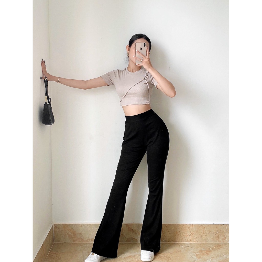 20+ Cách Phối Áo Với Quần Ống Loe Hack Dáng & Sành Điệu 7 Phối blazer với quần ống loe