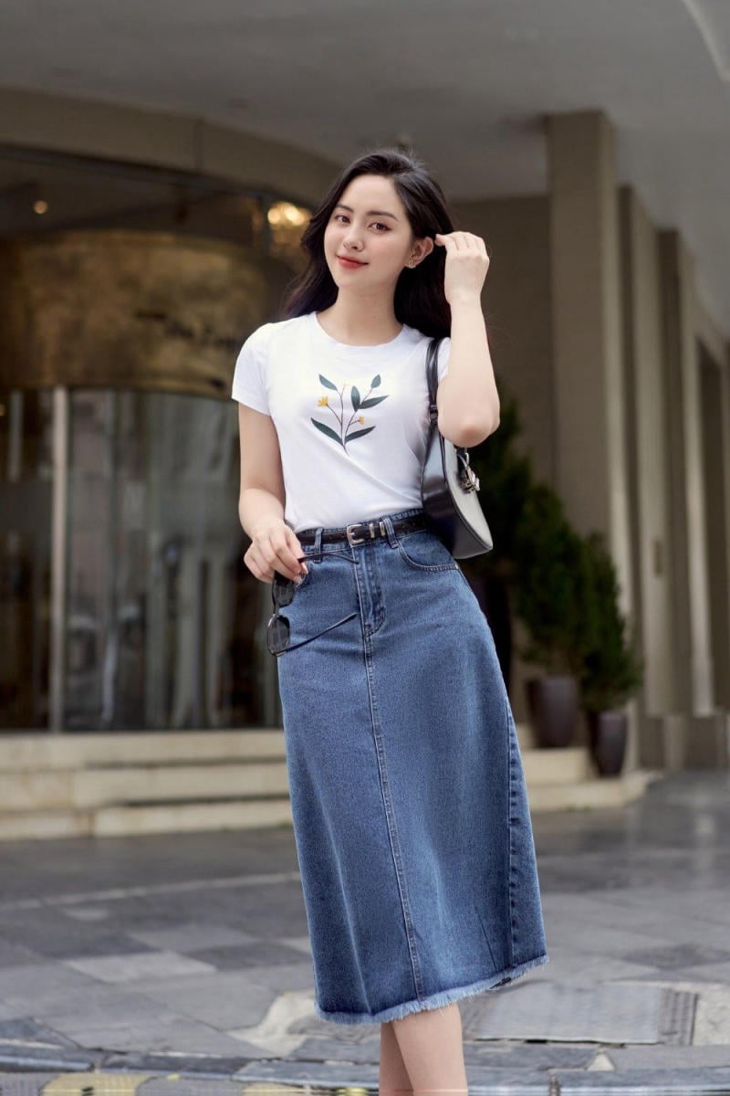 Cách phối đồ với chân váy bò dài đi tiệc