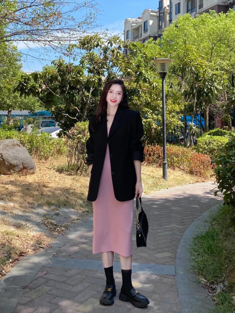 Phong cách cá tính với váy len body