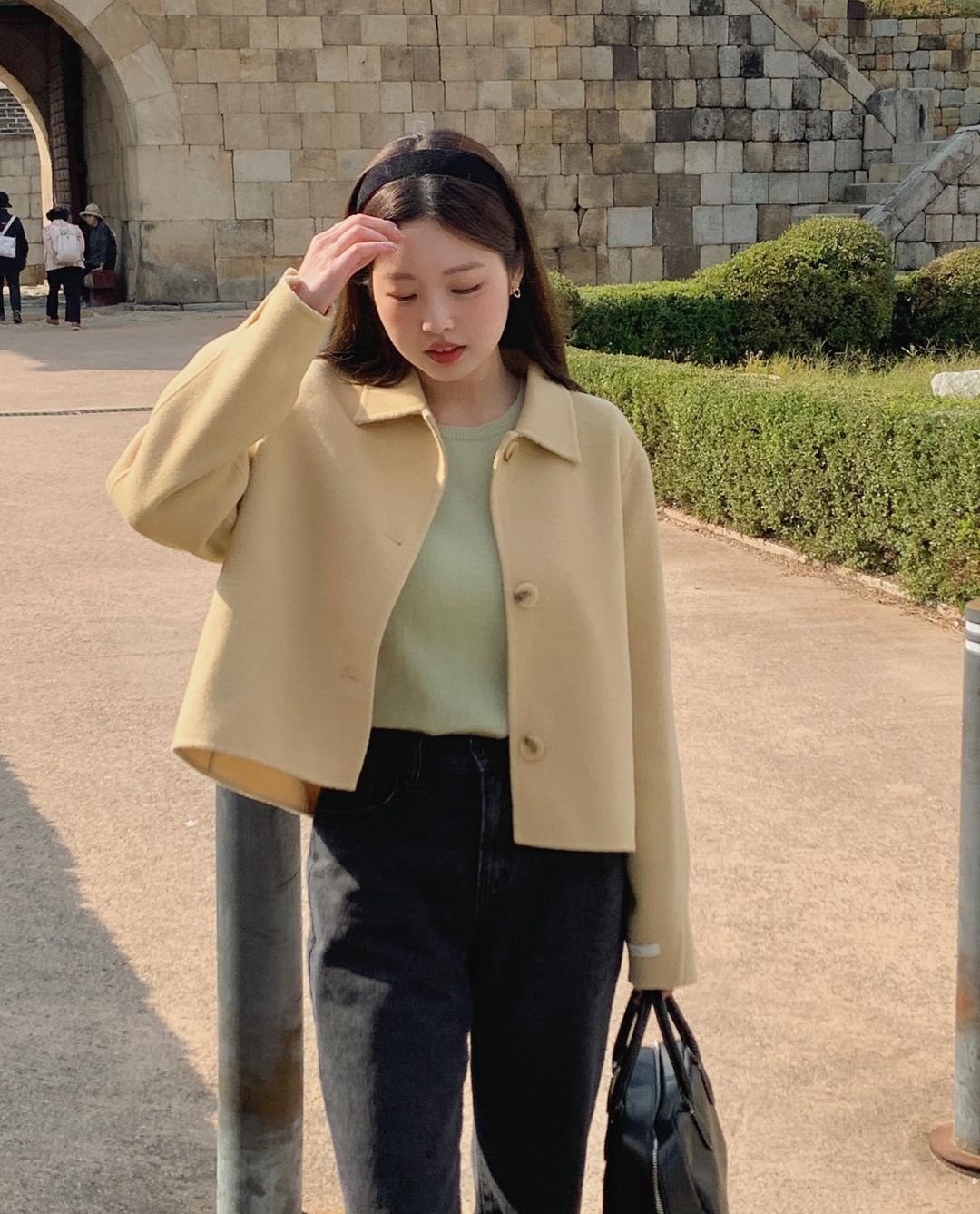 10+ Cách Mix Đồ Với Áo Dạ Dáng Suông Chuẩn Fashionista 10 phối phụ kiện với áo dạ dáng suông