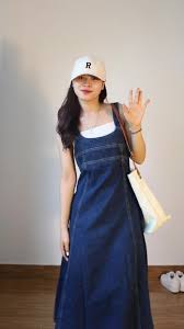 15+ Cách Váy Yếm Jean Phối Với Áo Gì Cực Xinh & Sành Điệu 7 Cách phối đồ với váy yếm jean