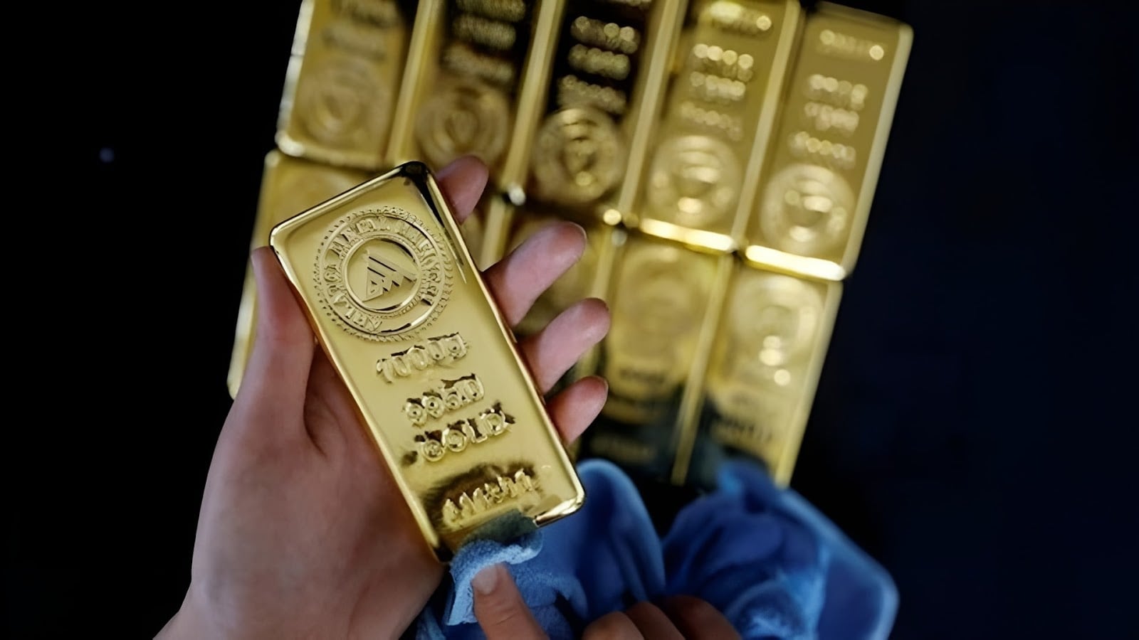 Nằm mơ thấy nhặt được vàng